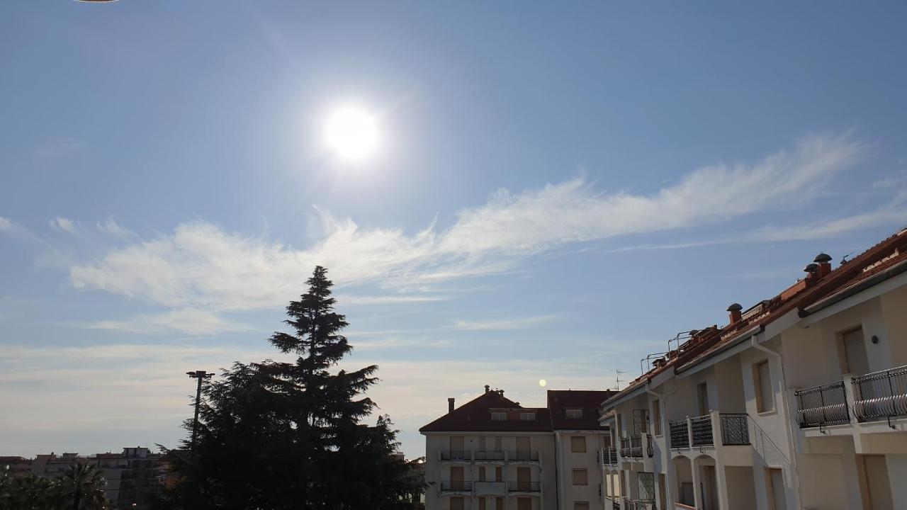 Condominio Ariazzurra S. Bart. San Bartolomeo Al Mare Dış mekan fotoğraf
