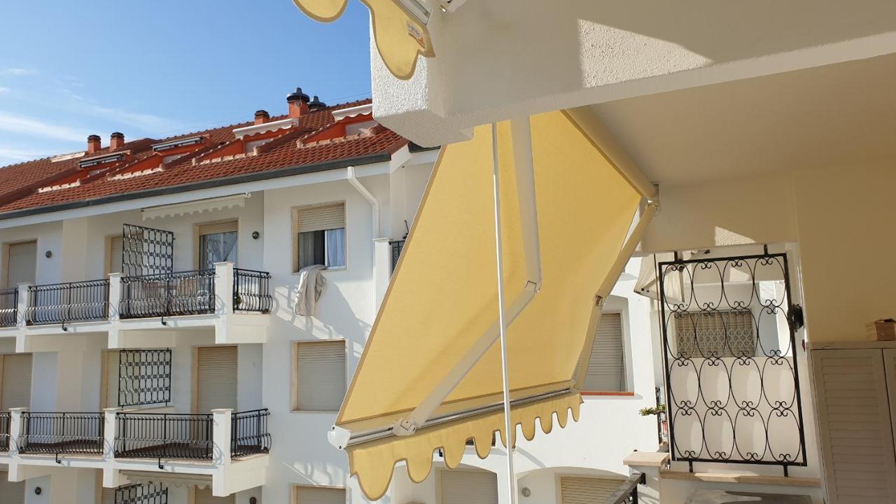 Condominio Ariazzurra S. Bart. San Bartolomeo Al Mare Dış mekan fotoğraf