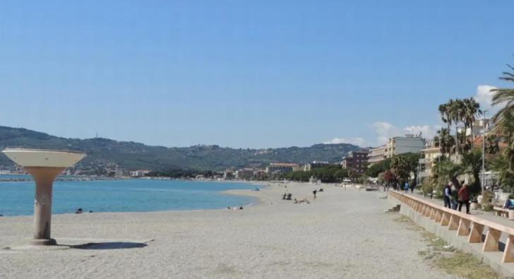 Condominio Ariazzurra S. Bart. San Bartolomeo Al Mare Dış mekan fotoğraf