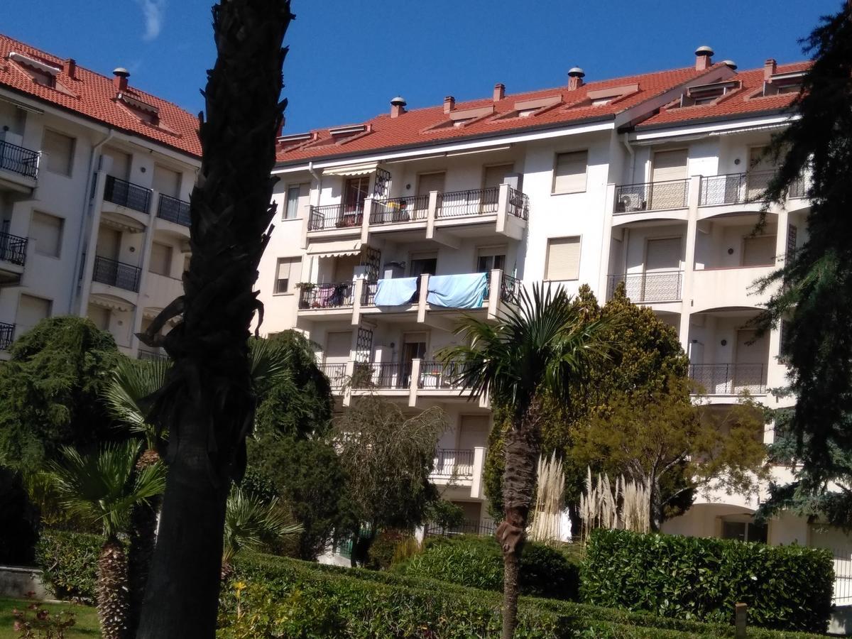Condominio Ariazzurra S. Bart. San Bartolomeo Al Mare Dış mekan fotoğraf